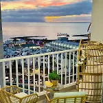 Exclusive Ocean Front * 美洲海滩