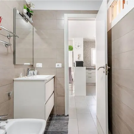 Exclusive Ocean Front Apartment *